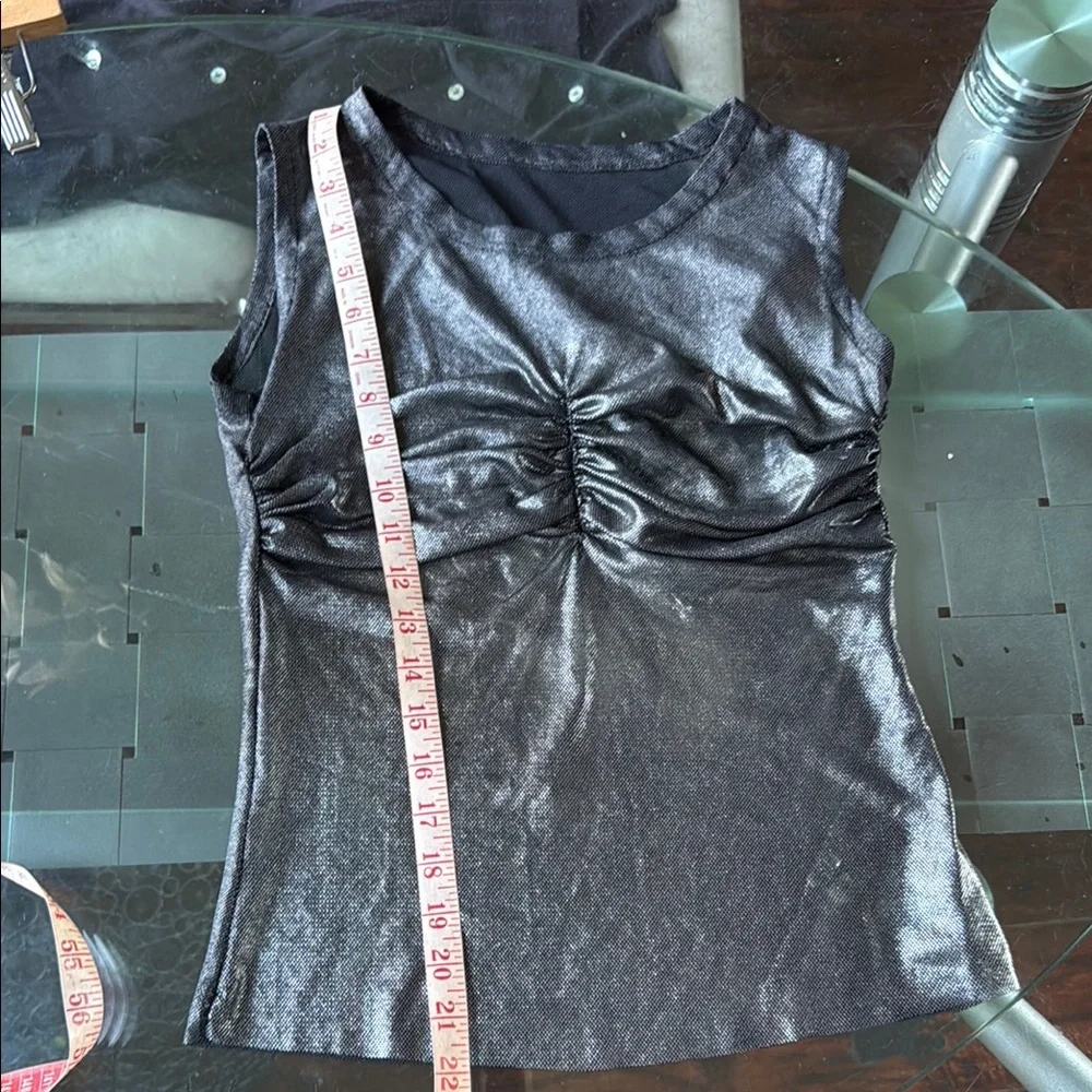 Gray Sleeveless Ruched Tank Top - Picture 6 of 6